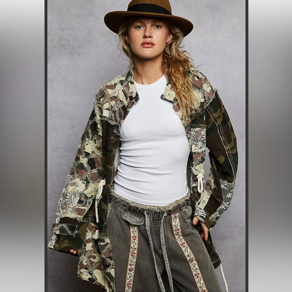P81. NEW POL Boho Camouflage Patchwork Jacket Crochet Lace Drawstring Waist - Picture 2 of 7